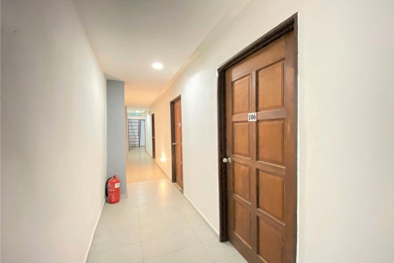 Spot On 90283 Twenty Seven Muntri Hotel ทานจุงบุงาห์ ภายนอก รูปภาพ