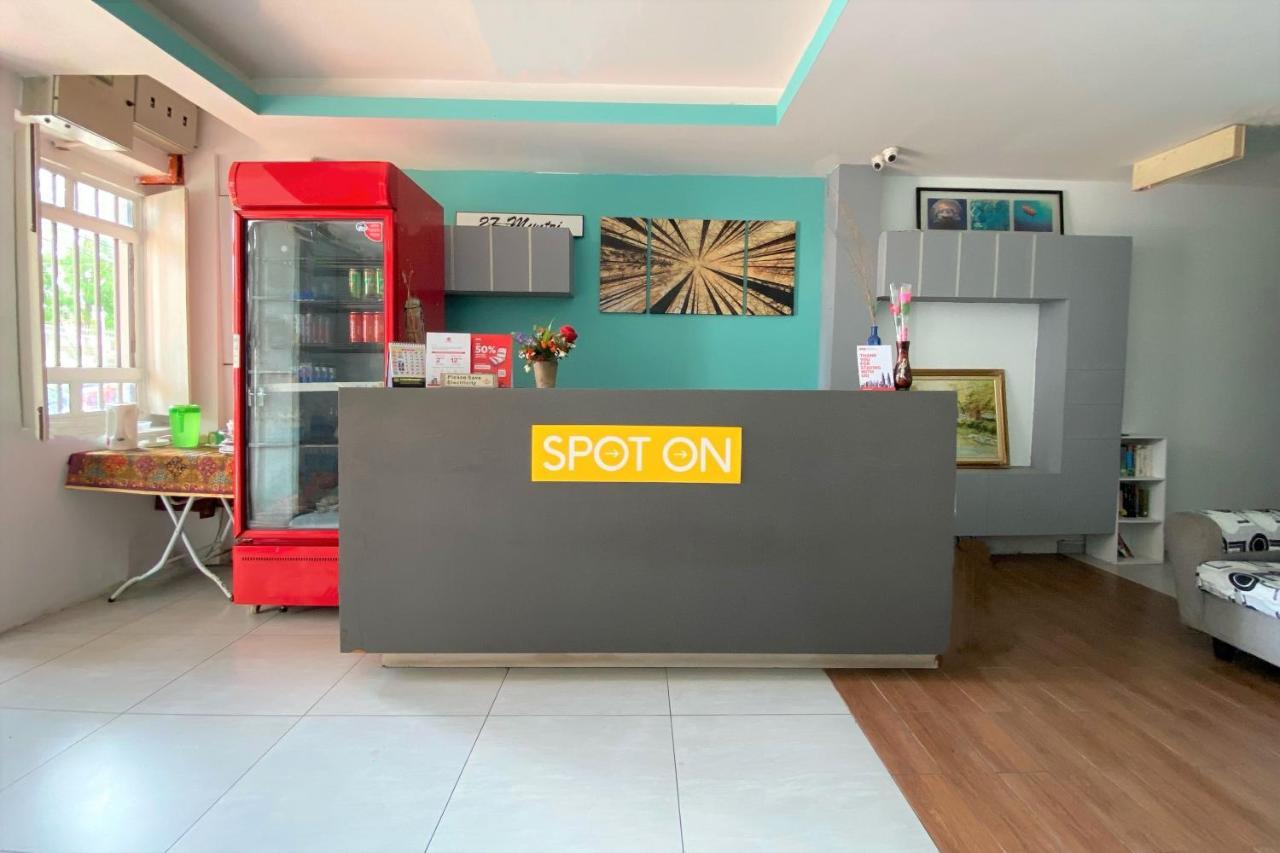 Spot On 90283 Twenty Seven Muntri Hotel ทานจุงบุงาห์ ภายนอก รูปภาพ