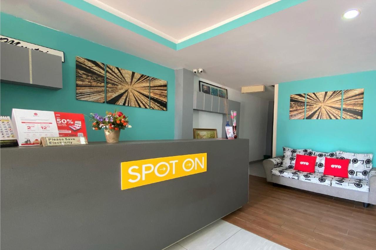 Spot On 90283 Twenty Seven Muntri Hotel ทานจุงบุงาห์ ภายนอก รูปภาพ
